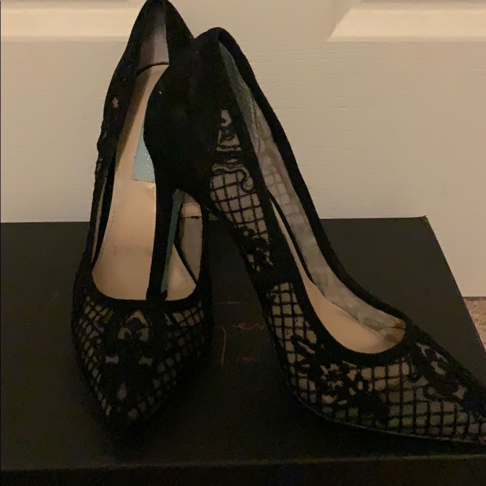 Ladies shoes.